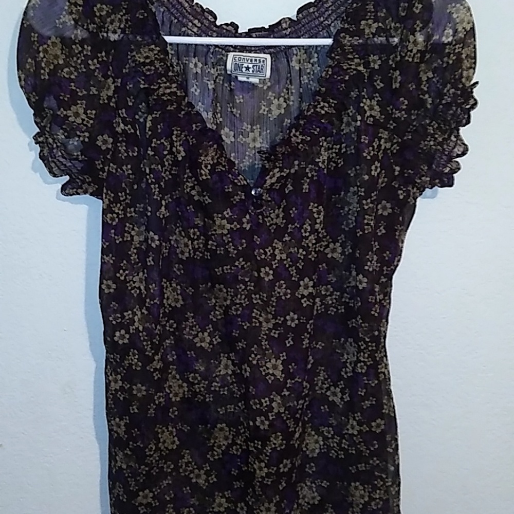 Converse One Star blouse